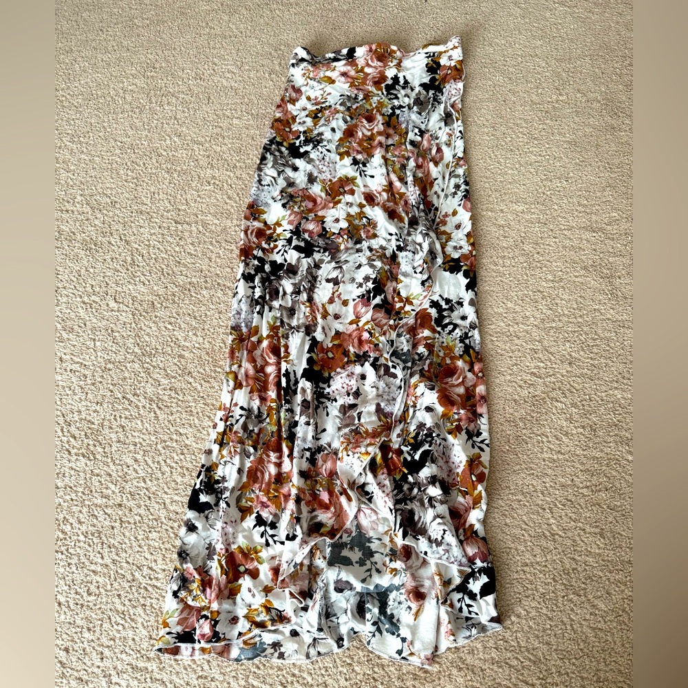 High waisted floral maxi skirt. Pink, black, cream/tan colored flowers.